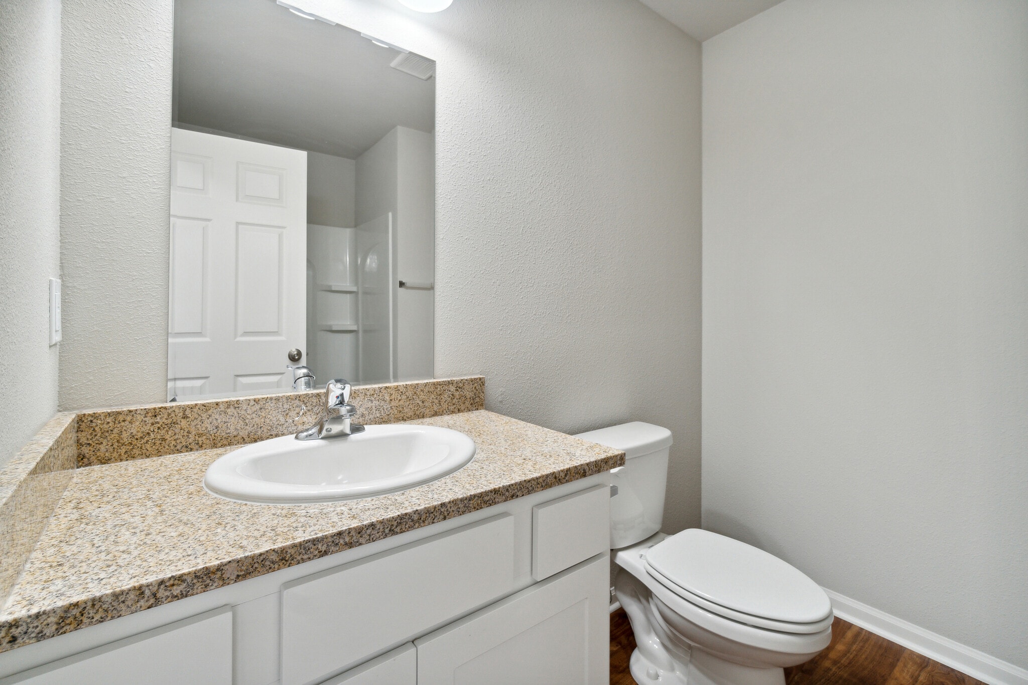 Building Photo - 2655 Claremont Dr