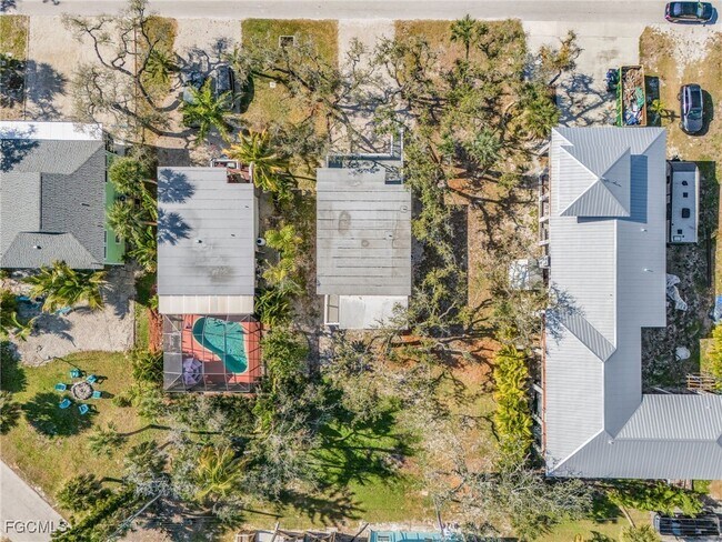 Building Photo - 5731 Lauder St