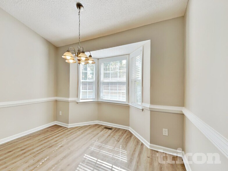 Building Photo - 47 Spaniel Ln