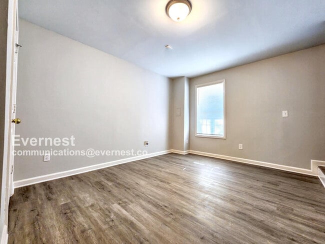 Building Photo - 13 Oak Grove Ct