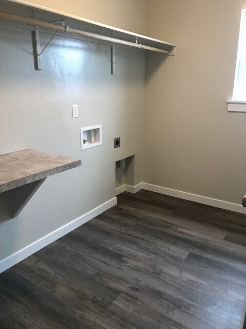 Building Photo - 4-Bedroom, 2.5-Bath Home with a 3-Car Garage and a Fully Fenced Backyard with No Rear Neighbors.