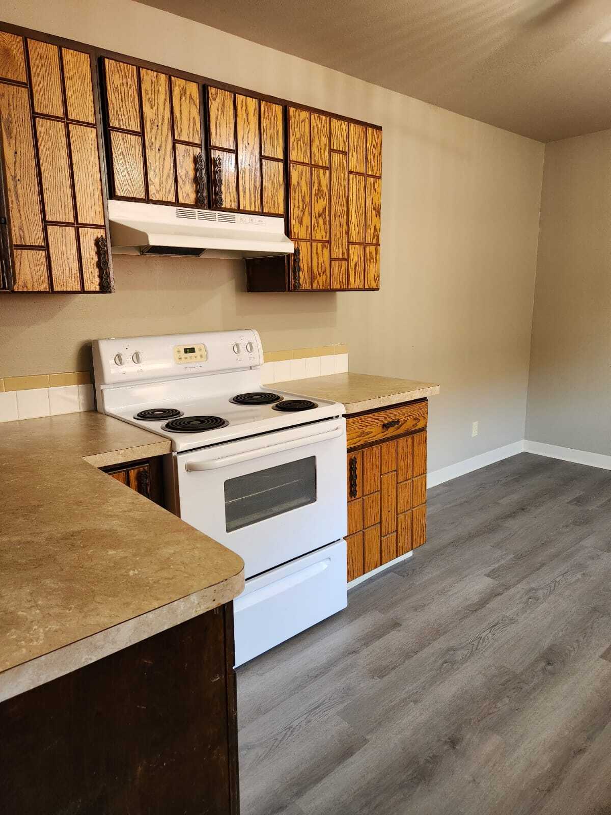 Kitchen - 333 W Concho Dr