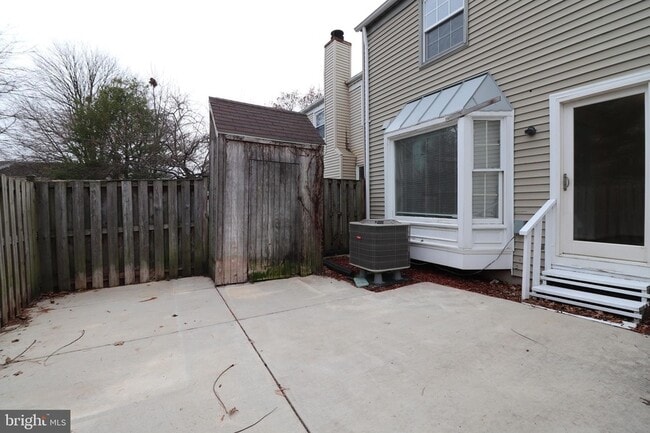 Building Photo - 138 Sharpstead Ln