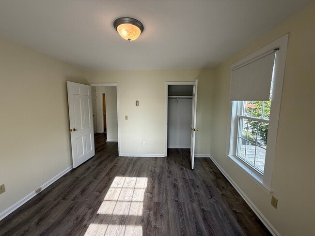 Building Photo - 8-10-10 Essex St