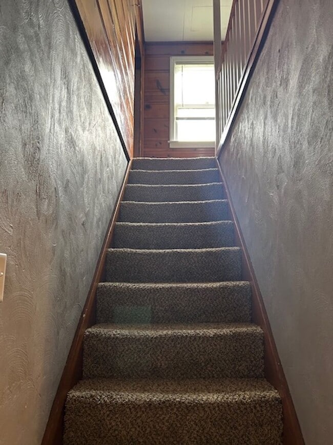 Building Photo - So Much Space - Inside and Out! 3 Bedroom,...