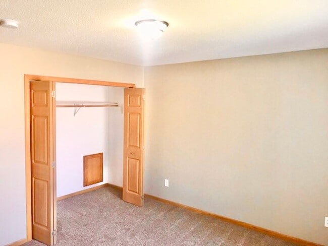 Building Photo - 804 Harrison Dr