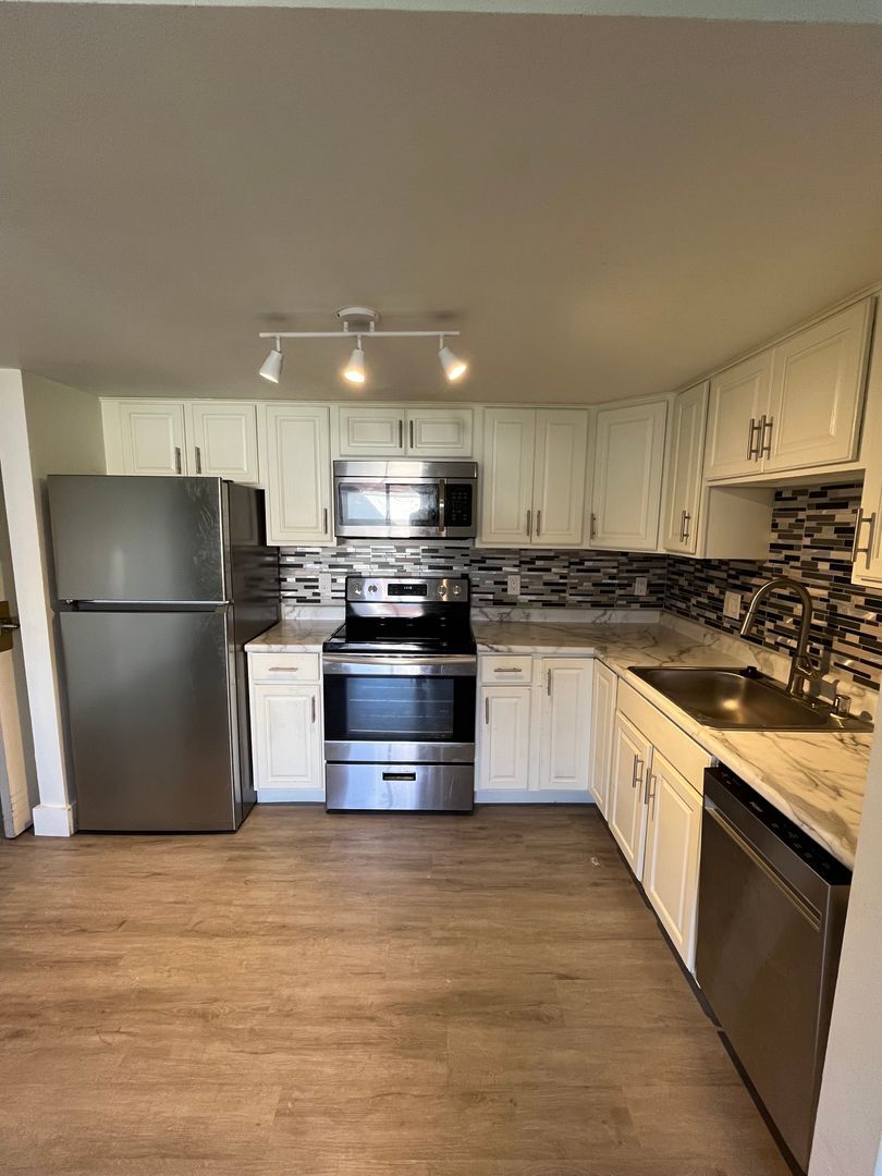 Building Photo - 7290 W Dean Rd