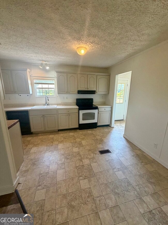 Building Photo - 3116 South St