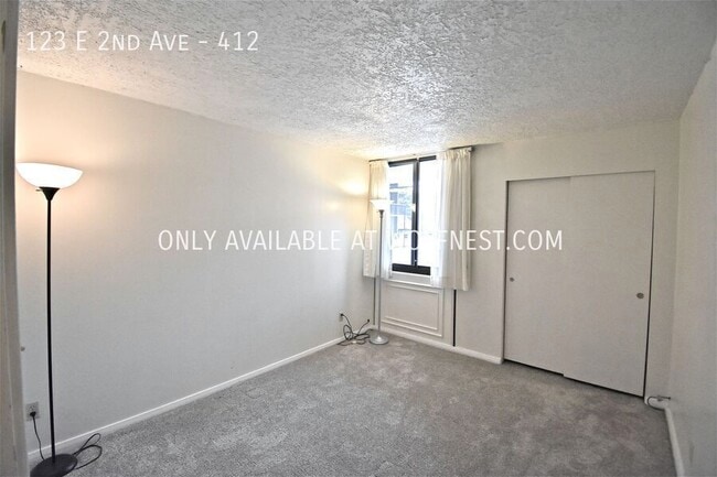 Building Photo - Stunning Downtown SLC Condo - Prime Locati...