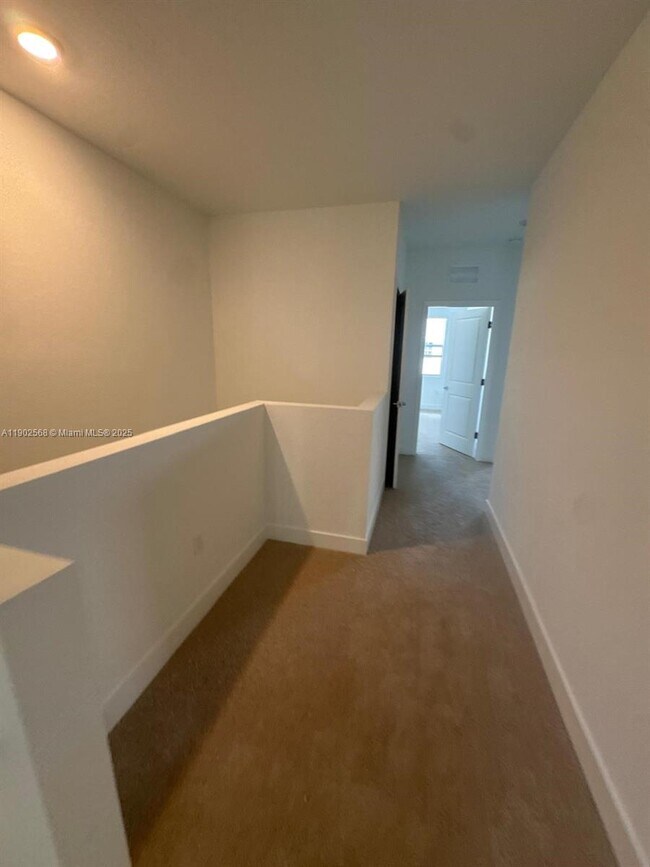 Building Photo - 17108 SW 2nd Cir