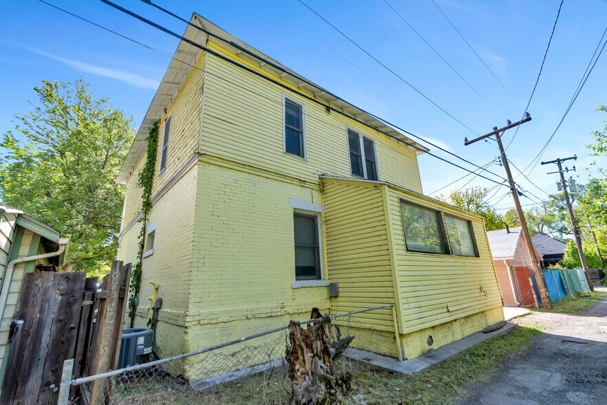 Building Photo - 852 S 700 E