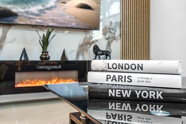 Building Photo - 18735 NE 18th Ave