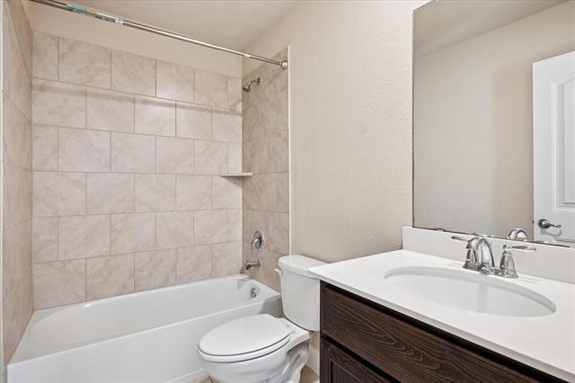 Building Photo - 3413 Collingham St