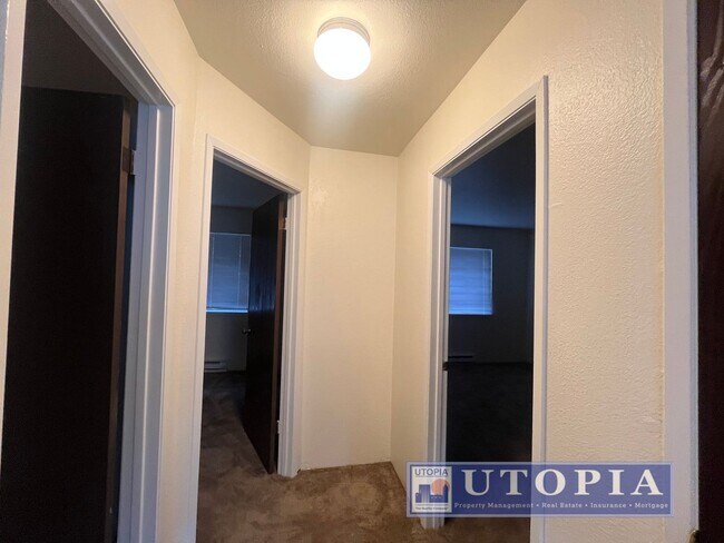 Building Photo - 136 Market St