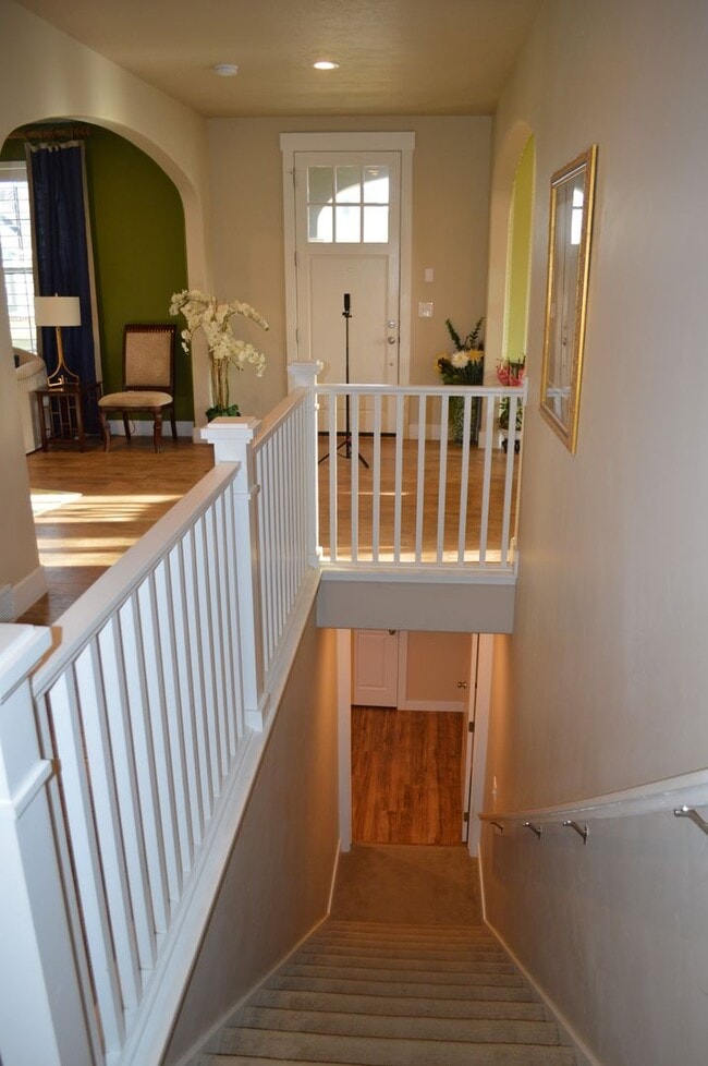 Building Photo - Luxurious 4-Bedroom Home with Mother-in-Law Suite