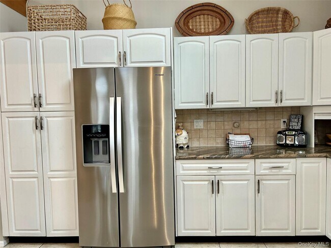 Building Photo - 259 Lincoln Blvd