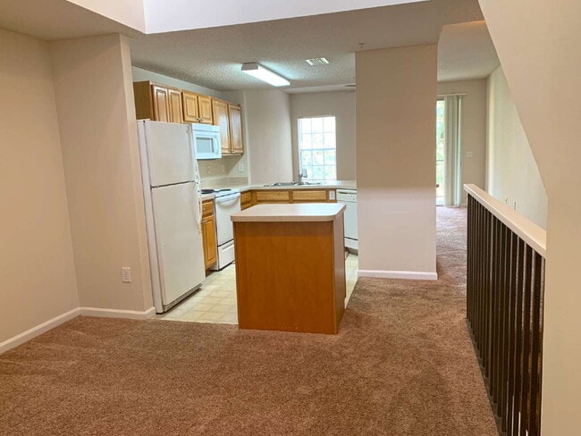 Building Photo - 3BR | 2 BA | 1-Car Las Palmas Townhome