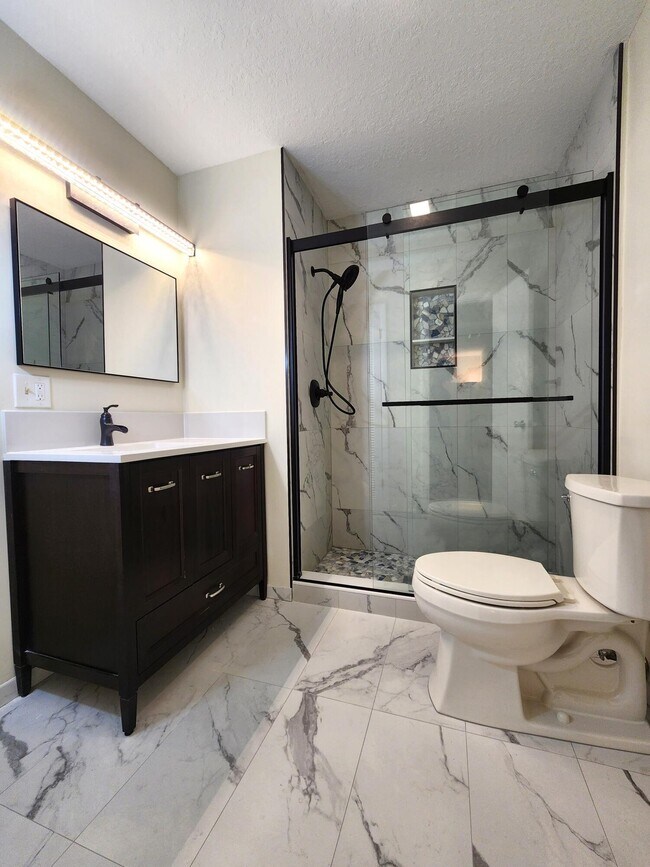 Building Photo - 8836 Belle Aire Dr