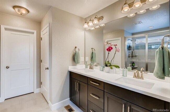 Building Photo - Single Family Home in Broomfield for RENT