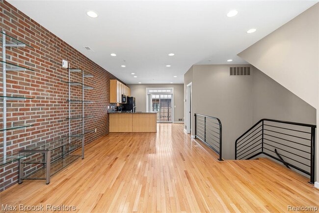 Building Photo - 420 Lewis Ct