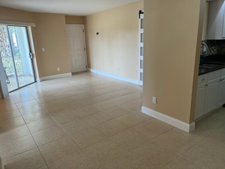 Building Photo - 177 Santa Clara Dr