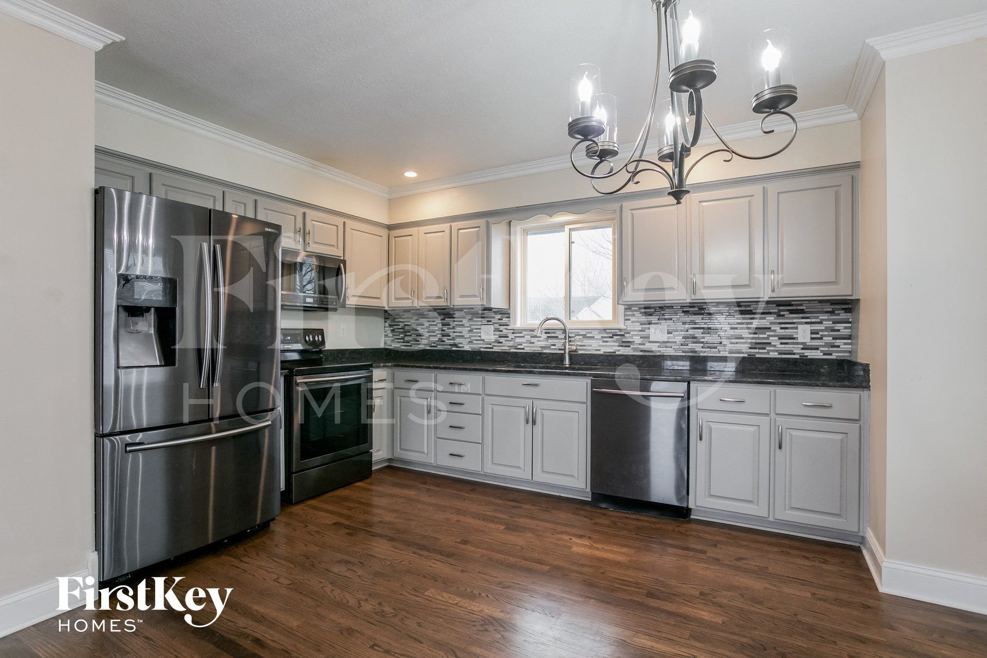 Building Photo - 810 York Dr