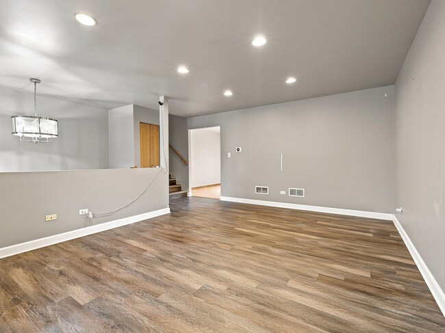 Building Photo - 2202 Mulberry Rd