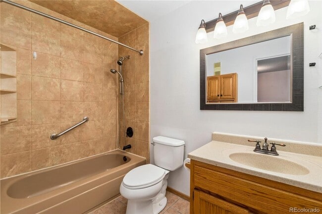 Building Photo - LOCATION LOCATION!! Newly updated 1-bed, 1...