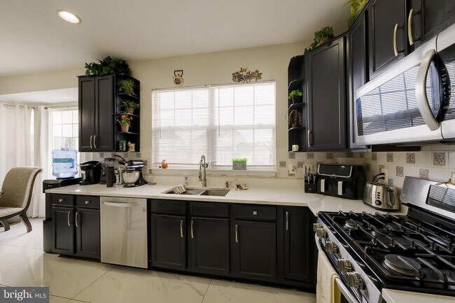 Building Photo - 601 Crossover Ct