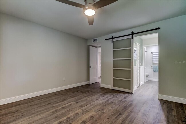 Building Photo - 2673 Sabal Springs Cir