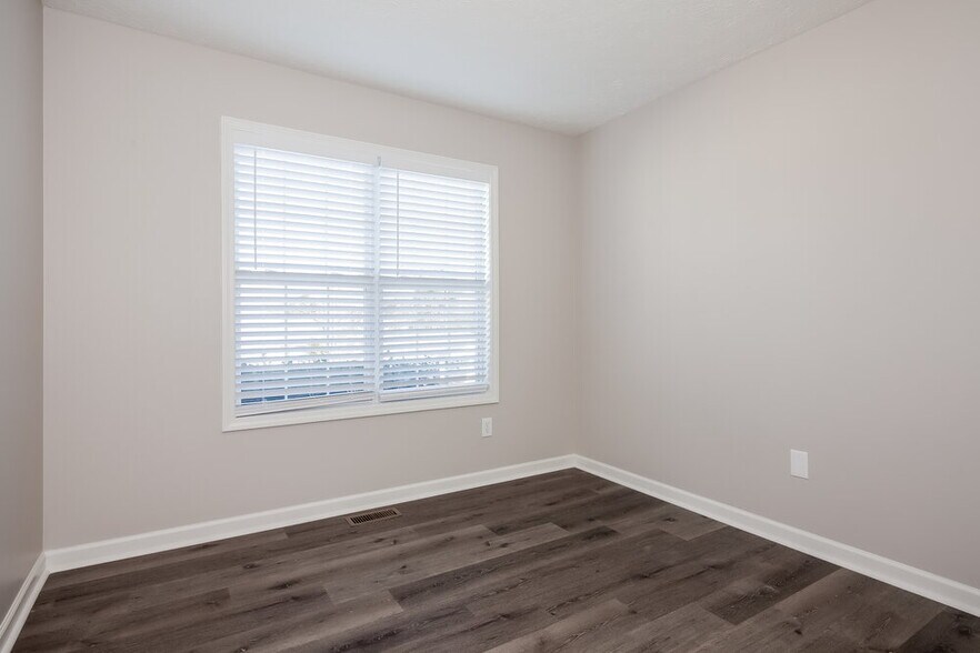 Building Photo - 634 Loch Lomond Cir