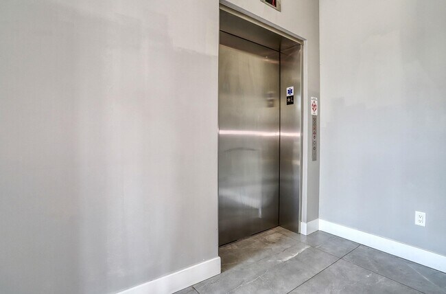 Building Photo - 140 Avenue B