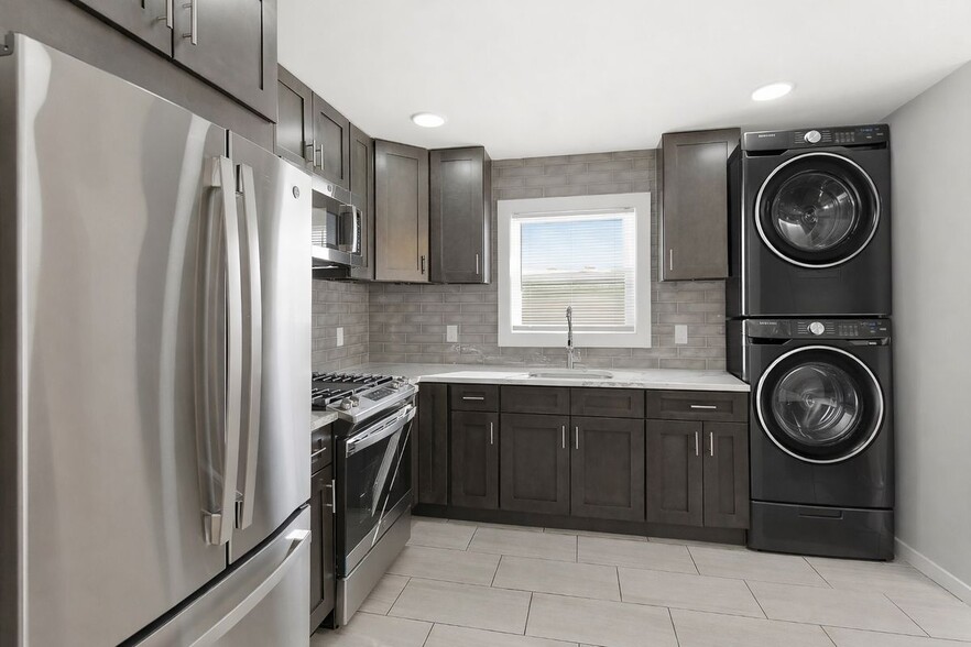 Building Photo - 19 Evelyn Ct