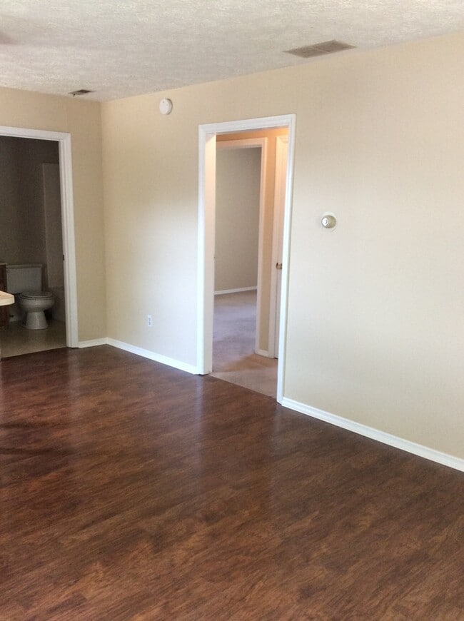 Building Photo - Available August 18th, 2026!