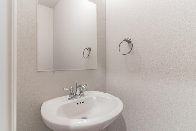 Building Photo - 116 Peruna Dr