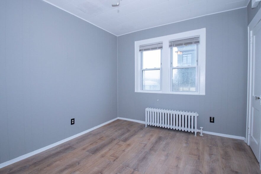 Building Photo - 439 Willow Ave