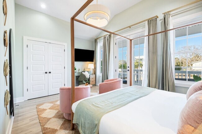 Building Photo - 19901 Charlie Claude Dr