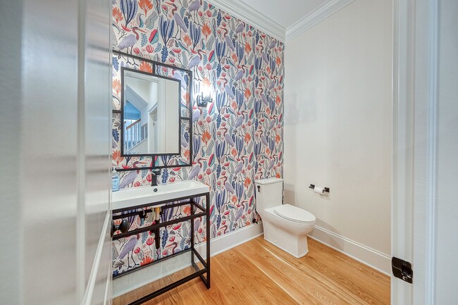 Building Photo - Prime US Open Rental: For those with disce...
