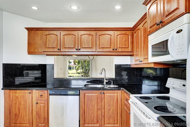 Building Photo - 6372 Boca Cir