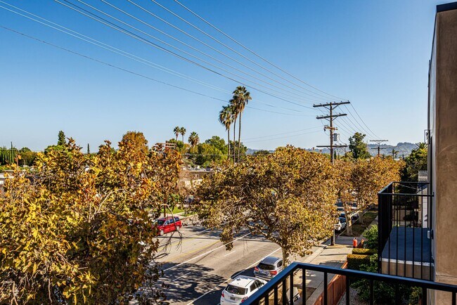 Building Photo - 5931 Woodman Ave