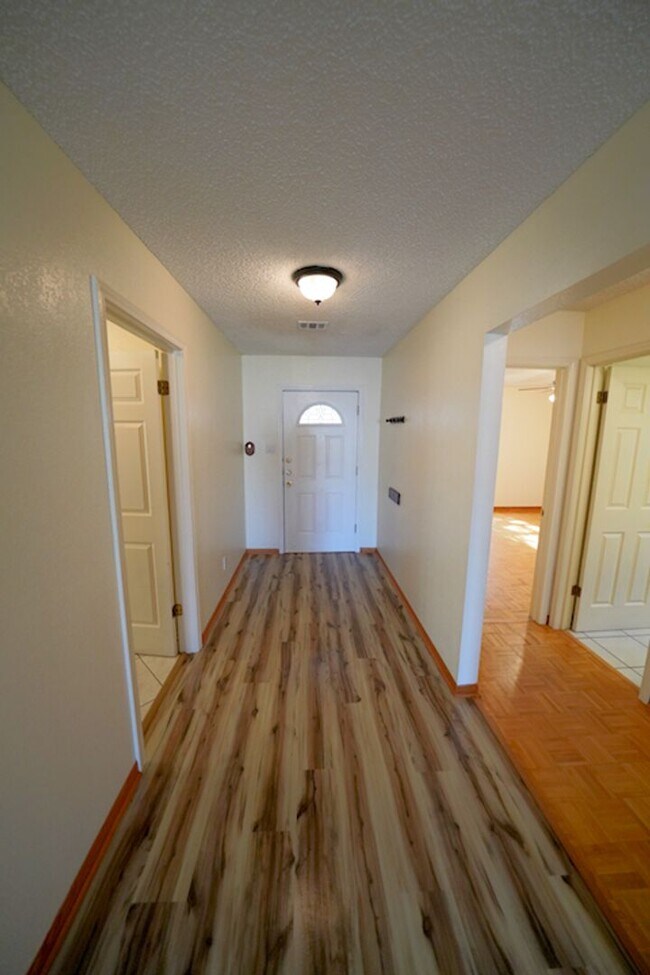 Building Photo - 4211 Colonneh Trail
