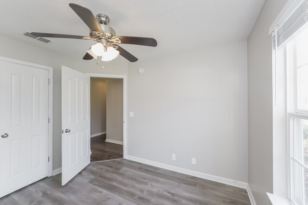 Building Photo - 1547 St Andrews Dr