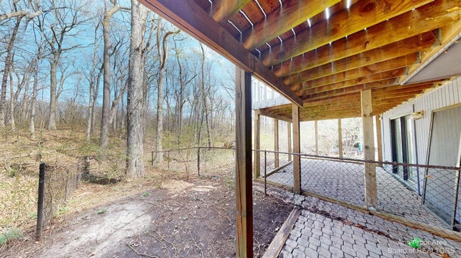 Building Photo - 1280 Sunset Rd