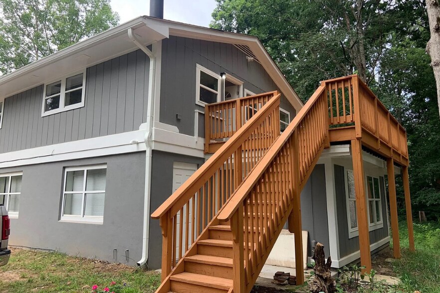 Building Photo - 407 Pless Rd