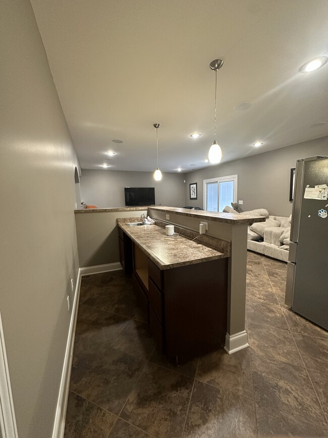 Building Photo - 2424 Calendula Rd