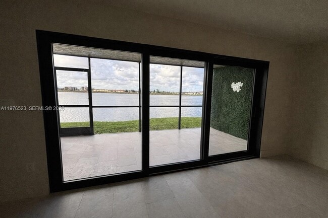 Building Photo - 605 Ives Dairy Rd