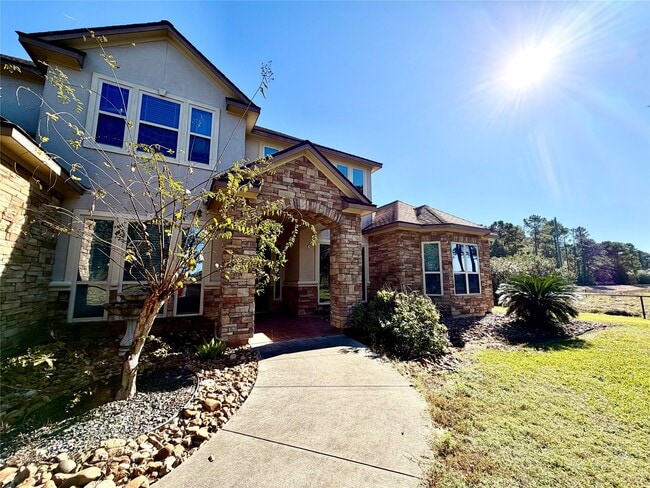 Building Photo - 1631 S Persimmon St