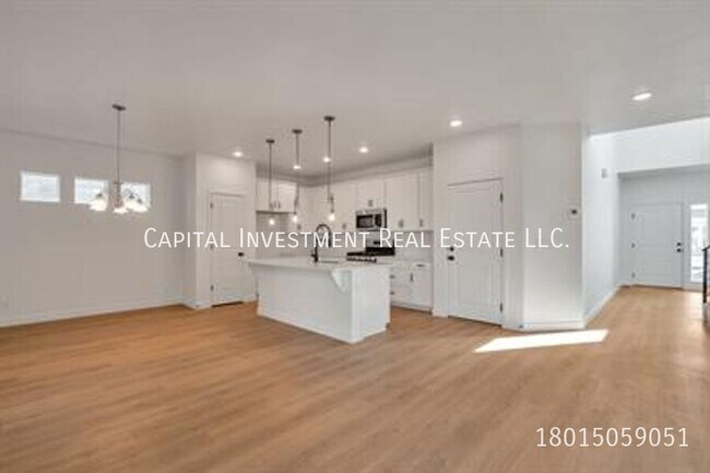 Building Photo - 4692 Camellia Ln