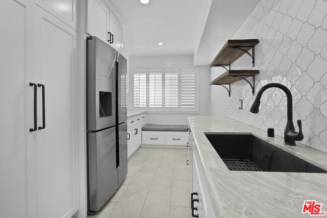 Building Photo - 1850 Midvale Ave