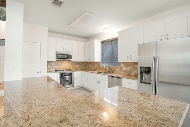 Building Photo - 2514 Crenshaw Dr